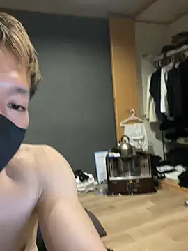 Snapshot of ryuaaaaa chatting on April 8, 2026, 5:25 pm ryuaaaaa online show from April 8, 2026, 5:25 pm