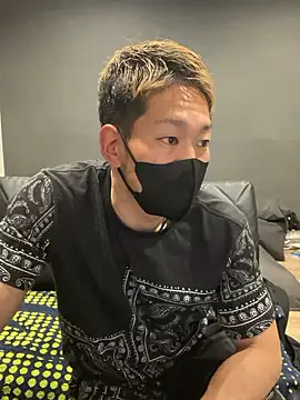 Snapshot of ryuaaaaa chatting on March 26, 2026, 3:32 pm ryuaaaaa online show from March 26, 2026, 3:32 pm
