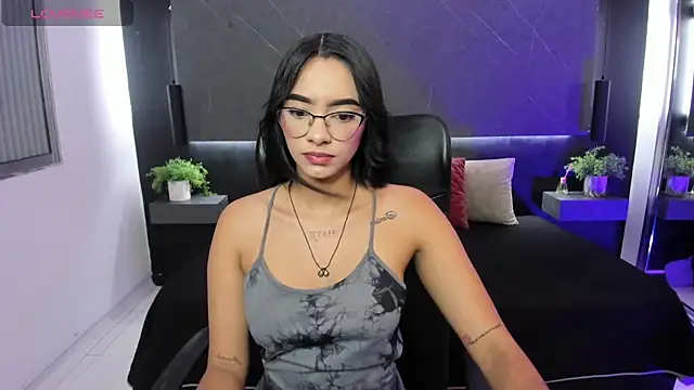 Emelyy Jones online show from May 13, 2026, 11:28 am
