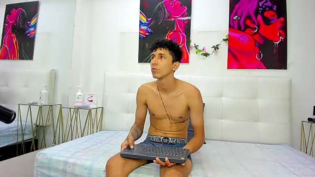 Snapshot of ahsly78Bryan chatting on March 2, 2026, 8:05 pm ahsly78Bryan online show from March 2, 2026, 8:05 pm