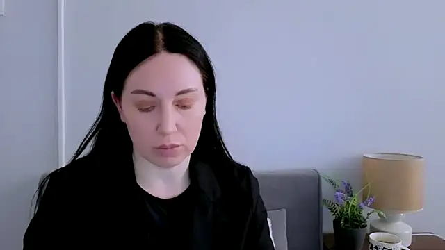 MiaFair online show from April 4, 2026, 3:18 pm