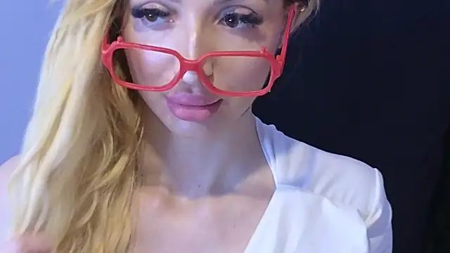 KarmaArms online show from March 19, 2026, 8:20 pm