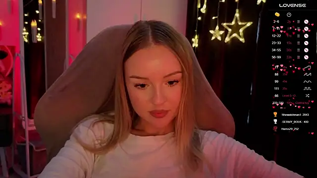 Snapshot of Nestyzz chatting on February 20, 2026, 7:21 am Nestyzz online show from February 20, 2026, 7:21 am