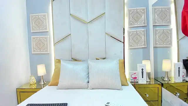 KarinaaCoxx online show from April 4, 2026, 12:34 pm