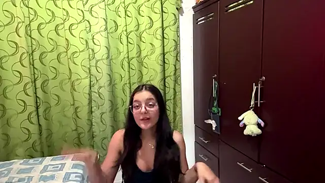 Snapshot of AnneliesePedaci chatting on February 25, 2026, 2:23 am AnneliesePedaci online show from February 25, 2026, 2:23 am
