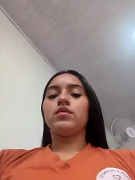 DulceCaroX online show from June 12, 2026, 1:20 pm