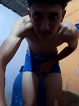 Snapshot of sexoduro_1 chatting on February 26, 2026, 2:11 am sexoduro 1 online show from February 26, 2026, 2:11 am