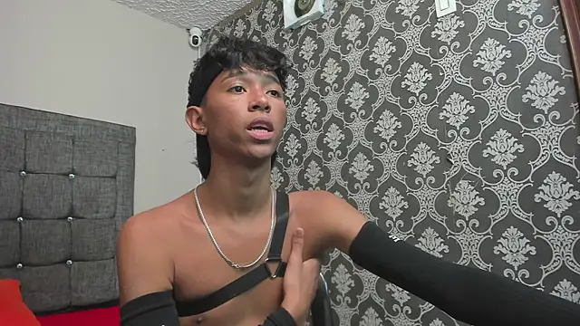 Little Twink19x online show from March 3, 2026, 7:21 pm
