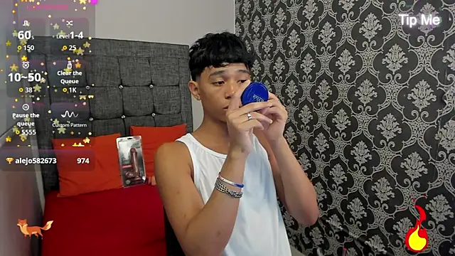 Little Twink19x online show from June 20, 2026, 8:03 pm