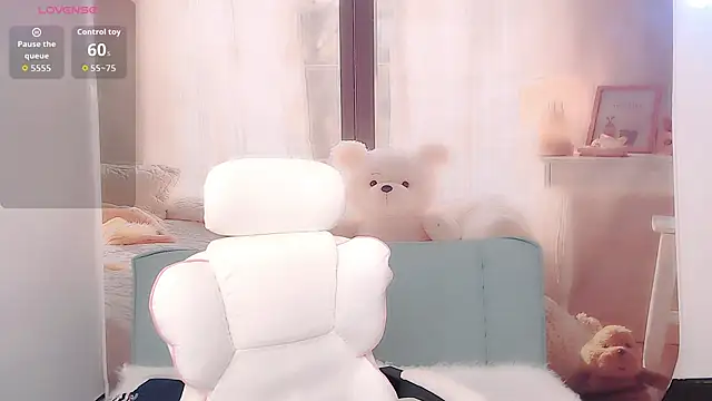 Luckmia333 online show from February 23, 2026, 4:58 am