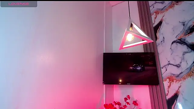 Alondra Wile online show from April 15, 2026, 7:18 pm