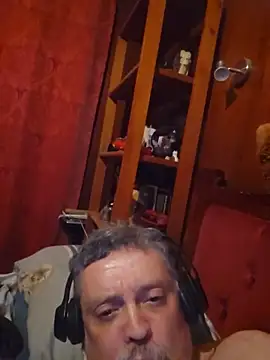 Snapshot of PilotingMuchness chatting on May 22, 2026, 12:19 am PilotingMuchness online show from May 22, 2026, 12:19 am