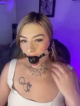 Snapshot of Eliee_Roth chatting on March 1, 2026, 3:39 am Eliee Roth online show from March 1, 2026, 3:39 am