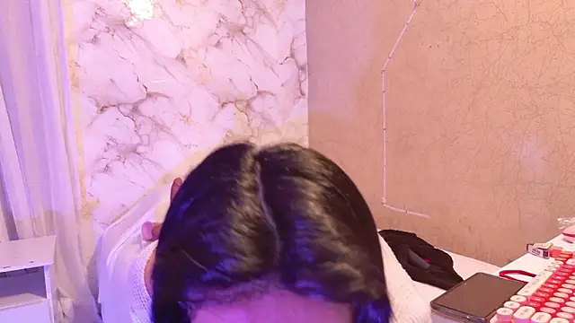 QueenSallyDesire online show from March 12, 2026, 4:07 am