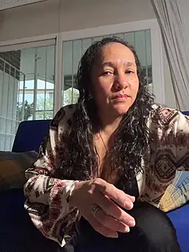 CrystalIvy online show from April 17, 2026, 6:44 pm