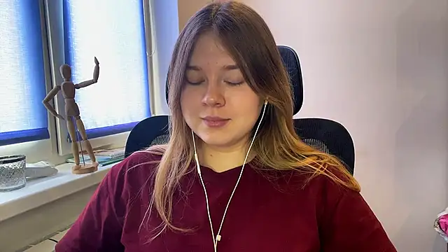 Snapshot of TomikoPfau chatting on February 23, 2026, 9:10 am TomikoPfau online show from February 23, 2026, 9:10 am