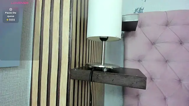 Snapshot of aria__monroe chatting on February 27, 2026, 11:43 am aria monroe online show from February 27, 2026, 11:43 am