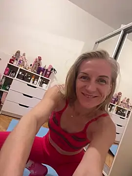 Snapshot of Faiiry_ chatting on March 2, 2026, 2:45 am Faiiry online show from March 2, 2026, 2:45 am