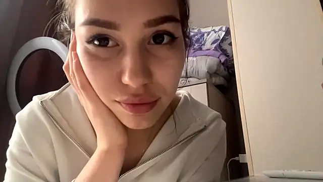 HypnoticEyeys online show from February 25, 2026, 11:21 am