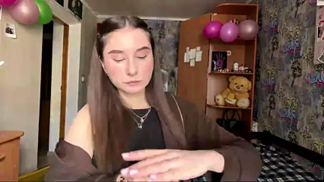 Snapshot of poly_princess chatting on March 2, 2026, 10:00 am poly princess online show from March 2, 2026, 10:00 am