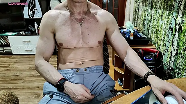 Snapshot of Carl_ice chatting on May 4, 2026, 6:44 pm Carl ice online show from May 4, 2026, 6:44 pm