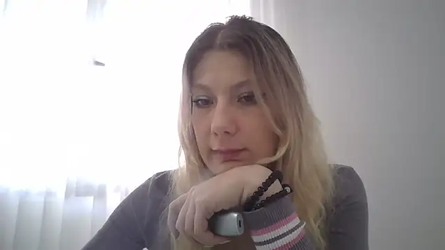 Foxy Bright online show from February 28, 2026, 12:38 pm