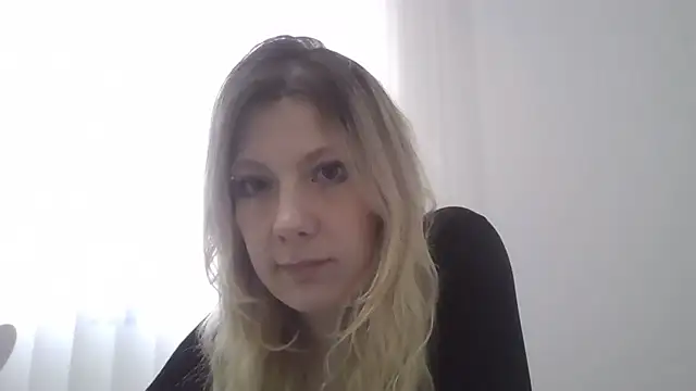 Foxy Bright online show from February 26, 2026, 1:44 pm