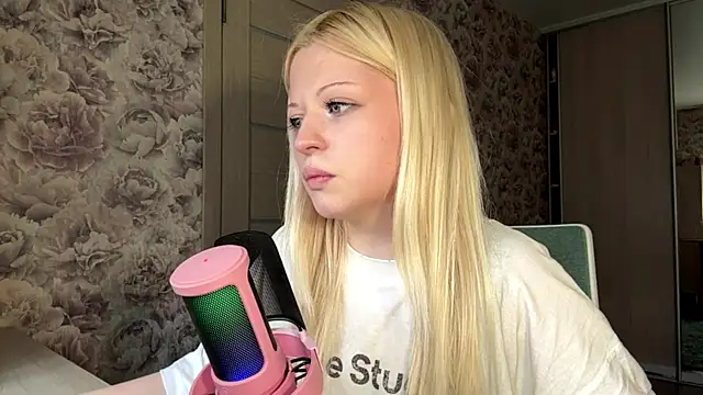 JeneeBIanks online show from April 24, 2026, 11:34 am