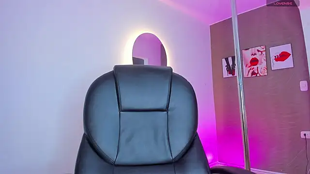 Snapshot of Tiphanysalvatore chatting on February 26, 2026, 7:36 pm Tiphanysalvatore online show from February 26, 2026, 7:36 pm