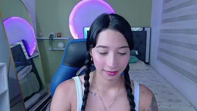 Snapshot of ivvoncute chatting on July 2, 2026, 1:39 am ivvoncute online show from July 2, 2026, 1:39 am