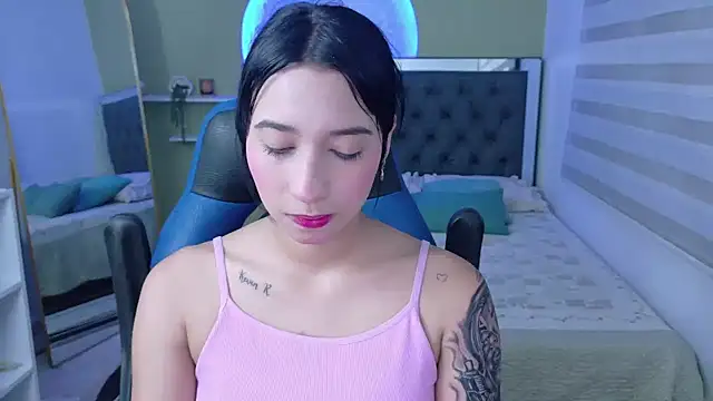 Snapshot of ivvoncute chatting on June 22, 2026, 1:00 am ivvoncute online show from June 22, 2026, 1:00 am