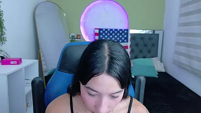 Snapshot of ivvoncute chatting on July 18, 2026, 2:31 am ivvoncute online show from July 18, 2026, 2:31 am