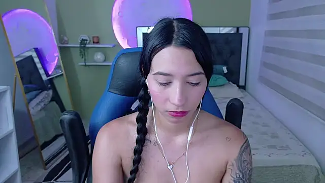 Snapshot of ivvoncute chatting on July 2, 2026, 3:23 am ivvoncute online show from July 2, 2026, 3:23 am