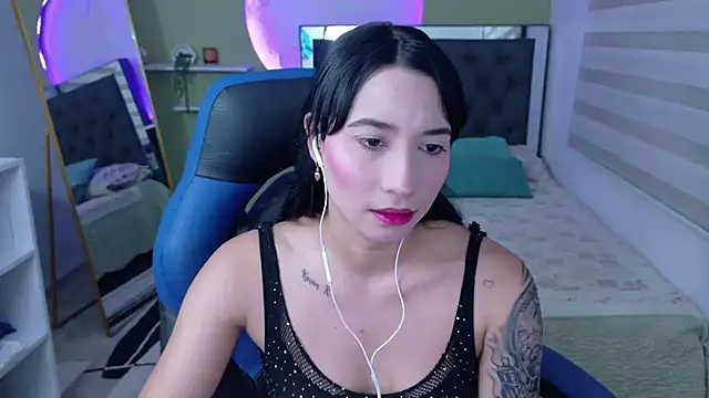 Snapshot of ivvoncute chatting on June 26, 2026, 1:44 am ivvoncute online show from June 26, 2026, 1:44 am