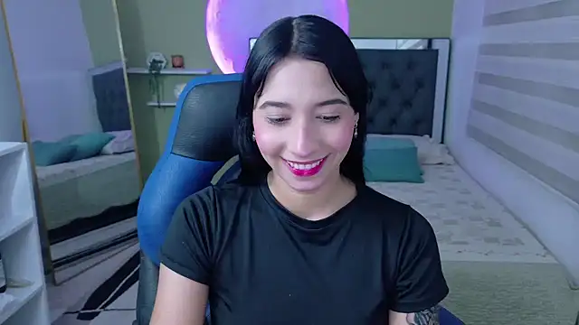 Snapshot of ivvoncute chatting on June 23, 2026, 12:52 am ivvoncute online show from June 23, 2026, 12:52 am