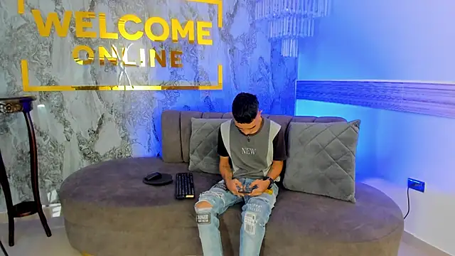 Snapshot of Emmastee chatting on March 3, 2026, 3:52 pm Emmastee online show from March 3, 2026, 3:52 pm