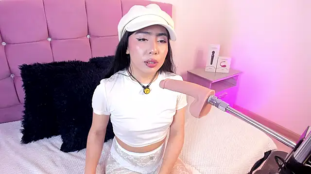 Valecute  online show from April 10, 2026, 8:05 pm