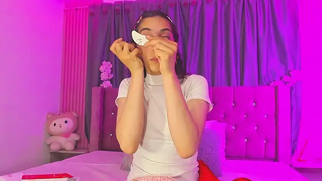 Kiara lovely online show from March 16, 2026, 4:31 am