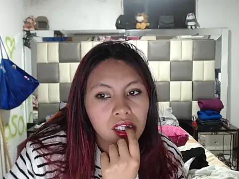 dulcecandy1919 online show from February 25, 2026, 3:29 am