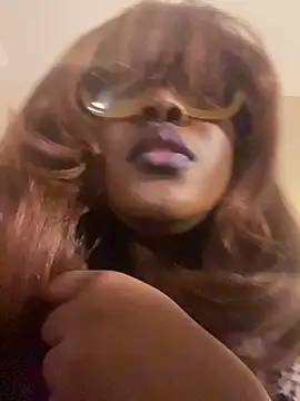 Snapshot of MadameXtasy chatting on February 26, 2026, 6:02 am MadameXtasy online show from February 26, 2026, 6:02 am