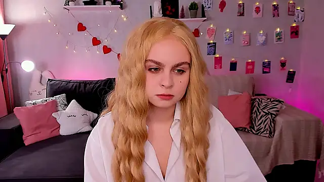 VivienAllen online show from February 22, 2026, 9:11 am