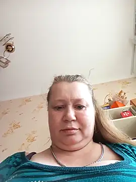 KiraStanton online show from April 16, 2026, 12:28 pm