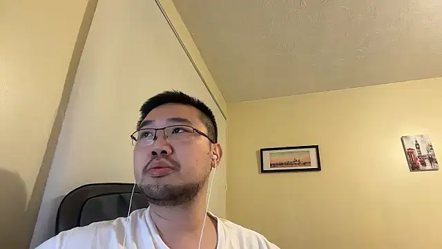 jasonryu2025 online show from April 8, 2026, 8:21 pm