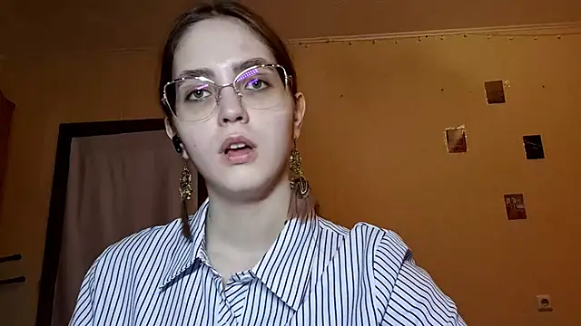 Snapshot of Katelemon chatting on April 19, 2026, 2:29 pm Katelemon online show from April 19, 2026, 2:29 pm