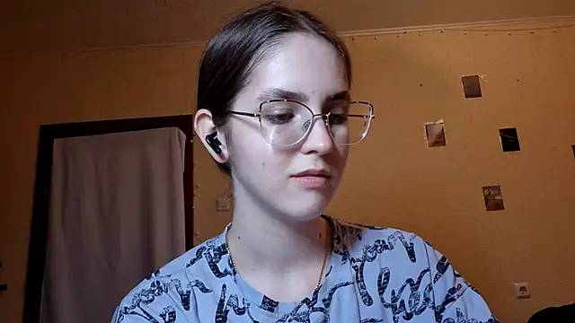 Snapshot of Katelemon chatting on May 22, 2026, 2:37 pm Katelemon online show from May 22, 2026, 2:37 pm