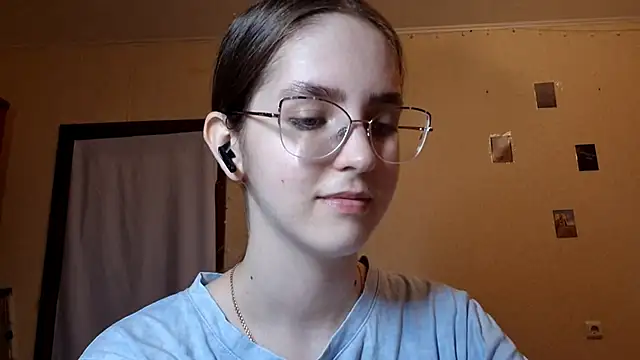 Snapshot of Katelemon chatting on May 17, 2026, 2:17 pm Katelemon online show from May 17, 2026, 2:17 pm