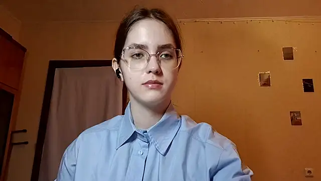 Snapshot of Katelemon chatting on April 20, 2026, 1:35 pm Katelemon online show from April 20, 2026, 1:35 pm