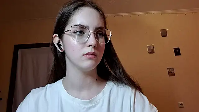 Snapshot of Katelemon chatting on May 4, 2026, 2:20 pm Katelemon online show from May 4, 2026, 2:20 pm