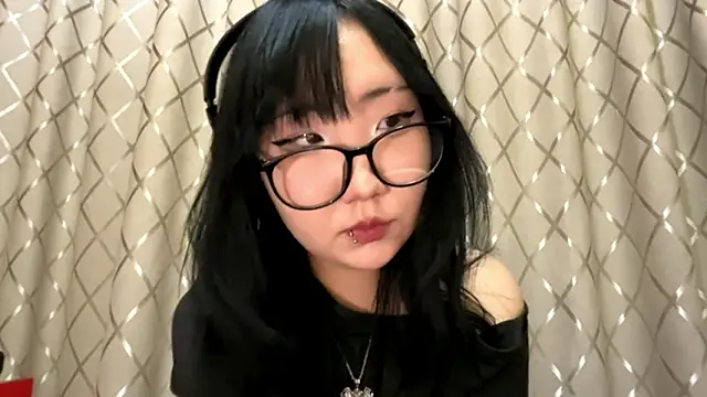 Snapshot of Yunananaa chatting on February 25, 2026, 2:17 pm Yunananaa online show from February 25, 2026, 2:17 pm