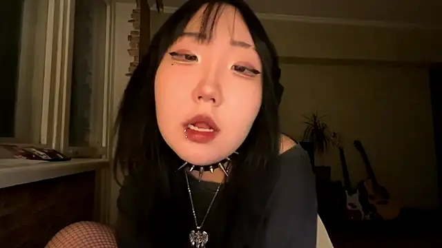 Snapshot of Yunananaa chatting on February 24, 2026, 2:18 pm Yunananaa online show from February 24, 2026, 2:18 pm